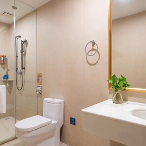 Shower, free toiletries, towels, soap - Urba Hotel · Haijixing Shenzhen (Shenzhen)