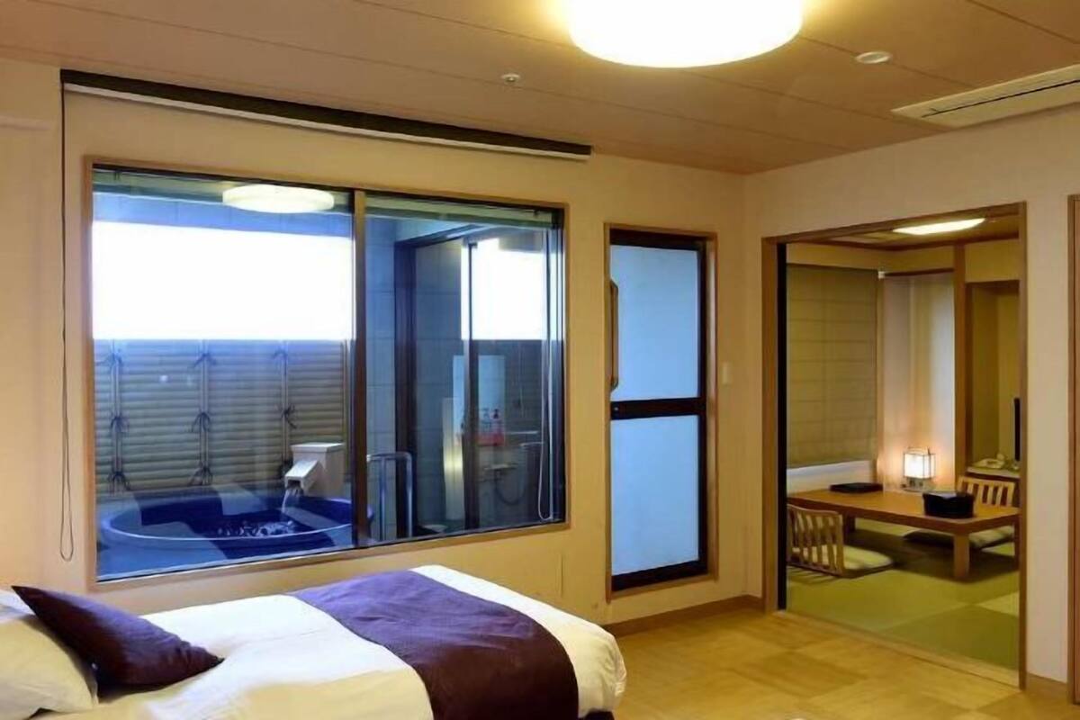1 bedroom, in-room safe, blackout curtains, free WiFi