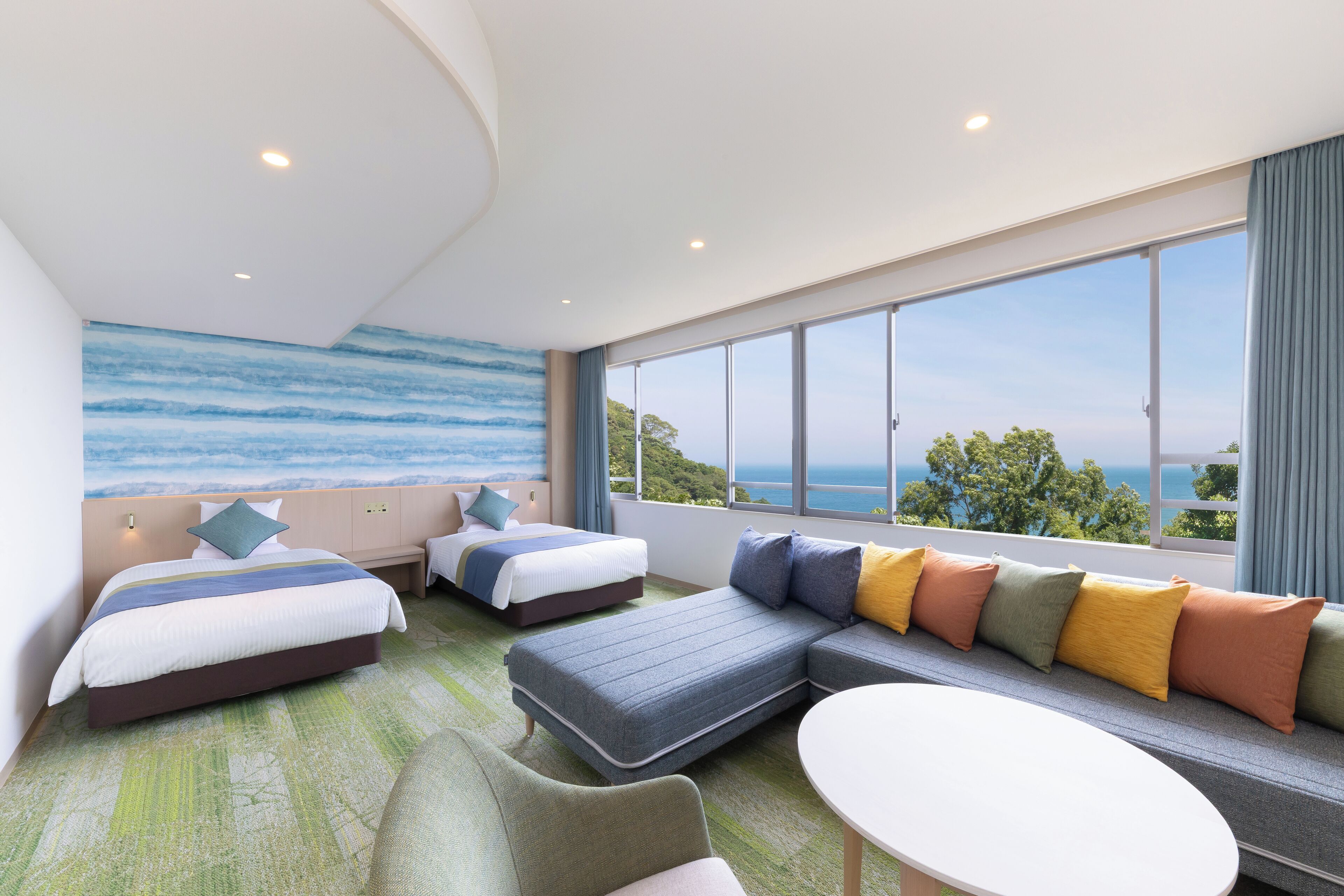 [オーシャンビュー] デラックスフォース (バス付) 禁煙 | セーフティボックス (室内)、遮光カーテン、WiFi (無料)