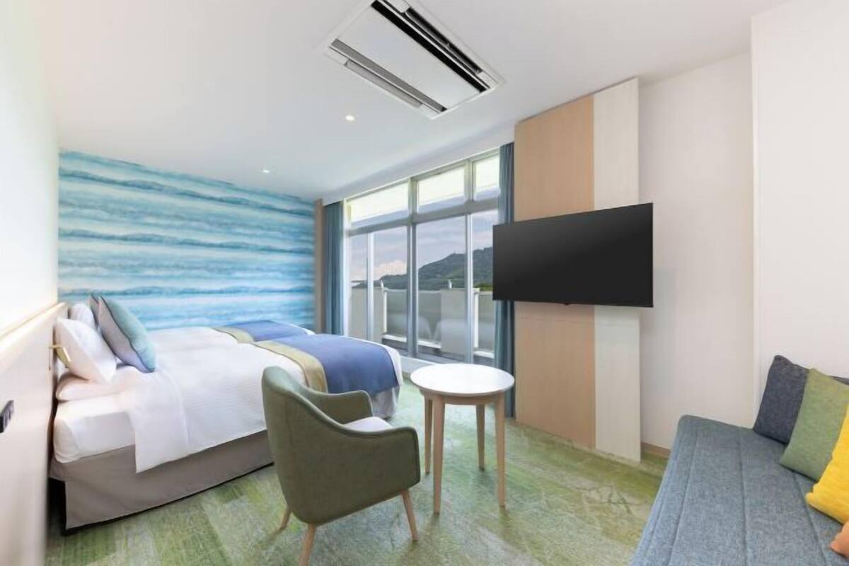 1 bedroom, in-room safe, blackout curtains, free WiFi