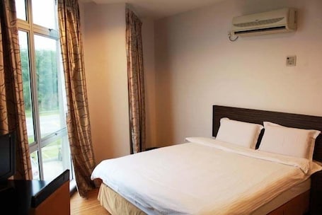 Deluxe Double Room. Stay Inn Hotel