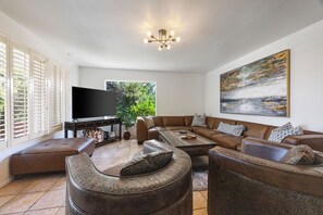 TV connectée, cheminée