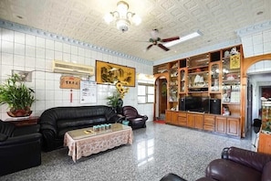 Lobby - Mom Pan B&B (Liuqiu)