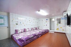 Family Room | Free WiFi, bed sheets - Mom Pan B&B (Liuqiu)