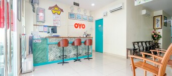 OYO 89877 Sun Triang Hotel