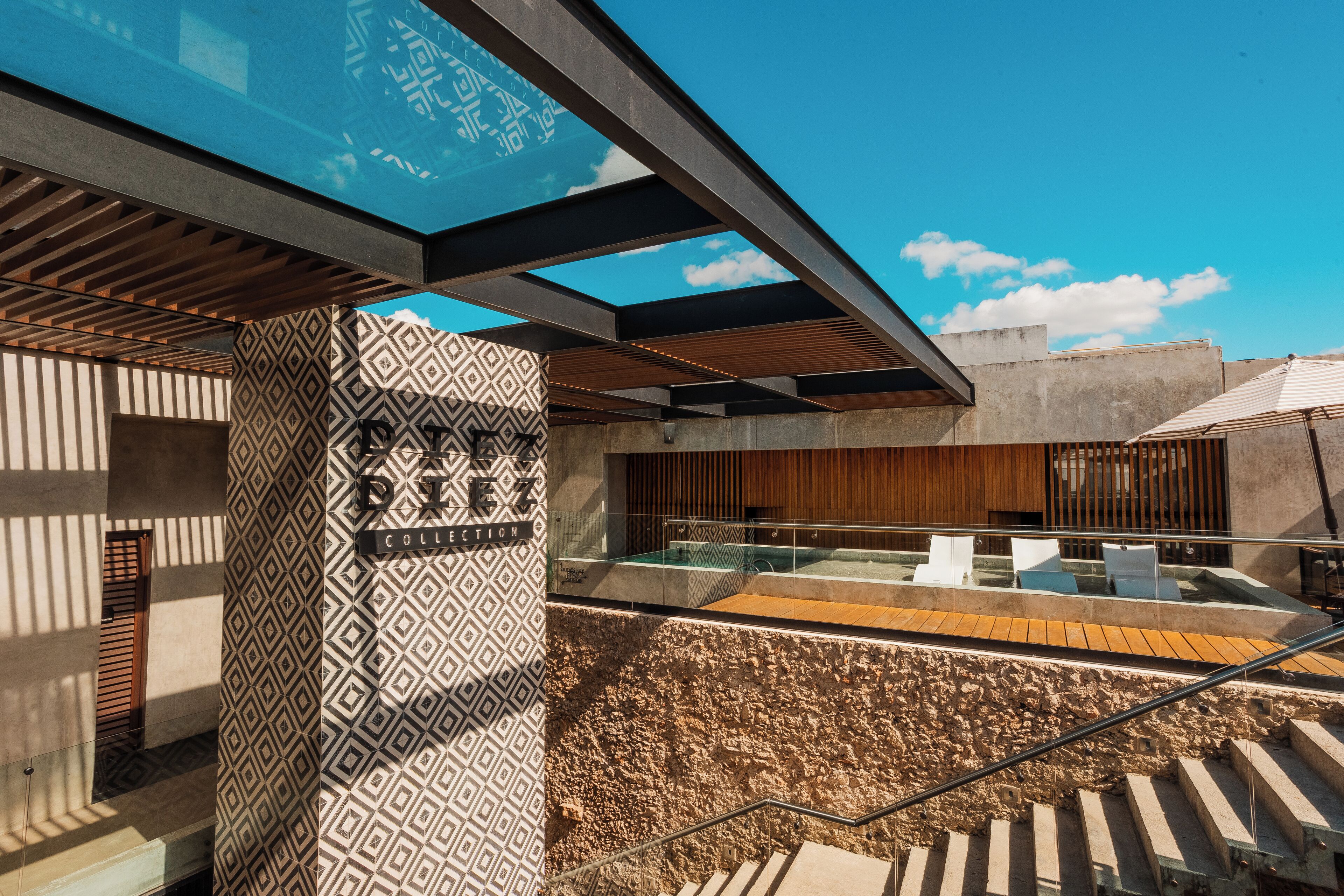 Photo - Diez Diez Collection