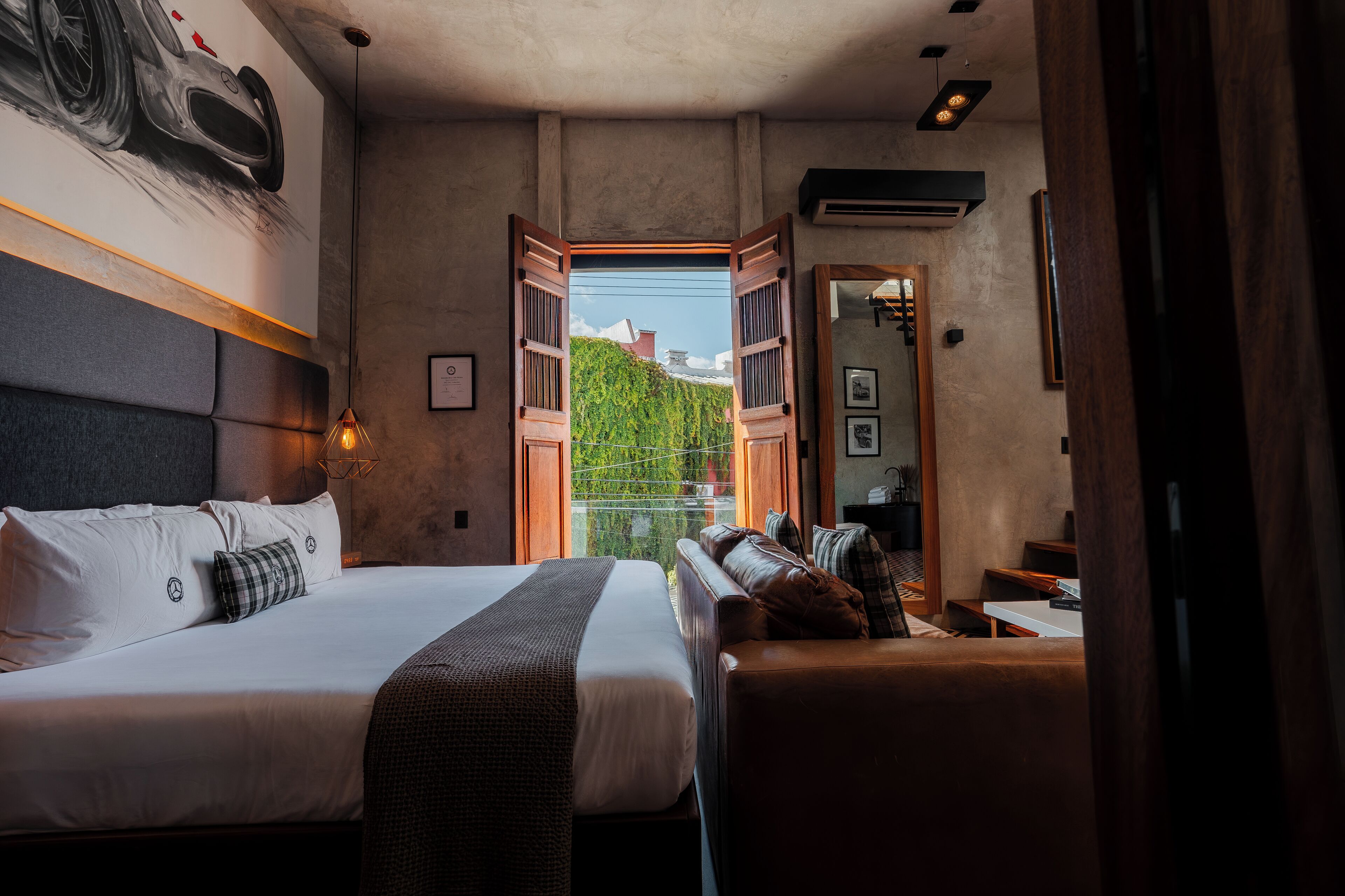 Ropa de cama de alta calidad y minibar con artículos gratuitos 