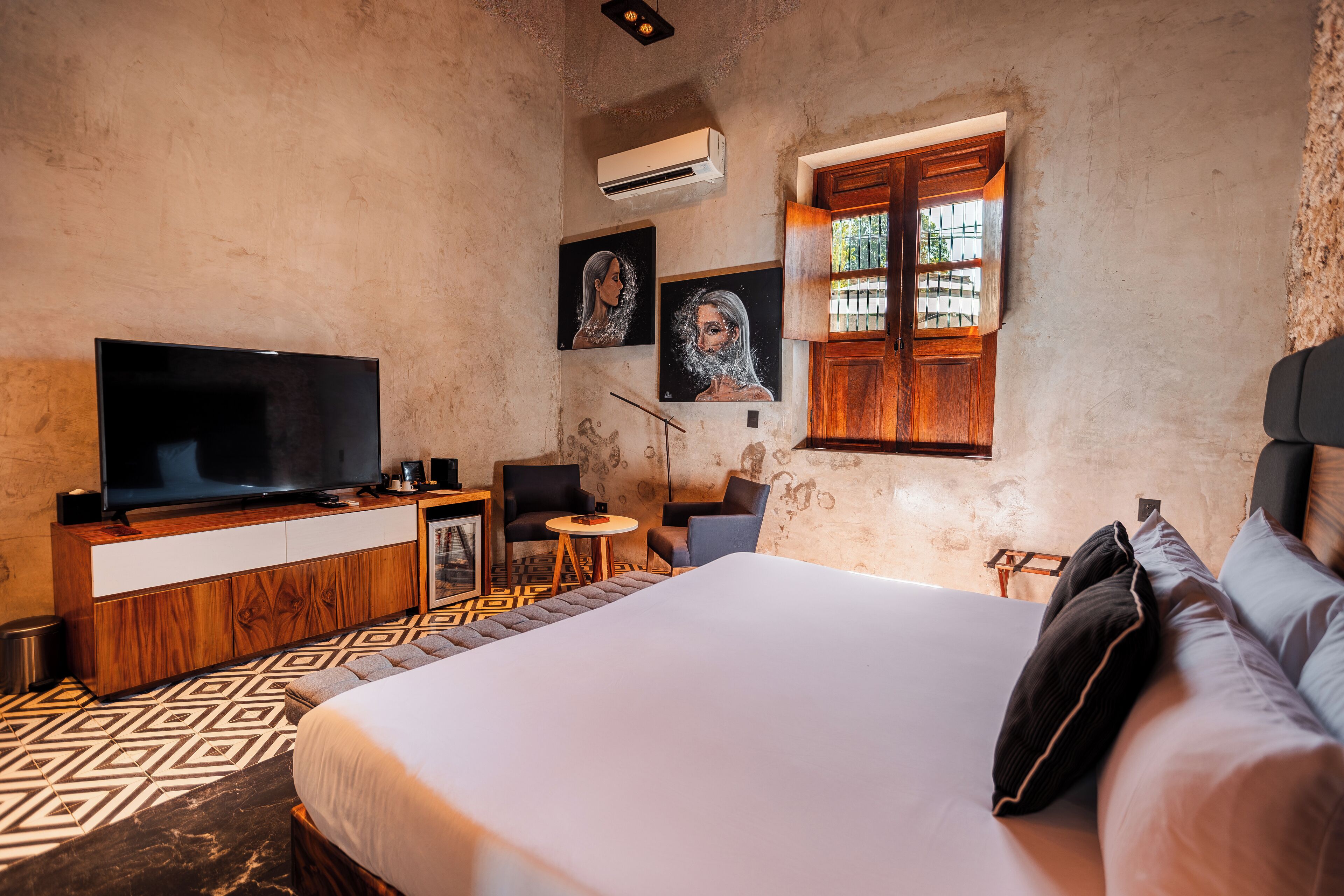 Deluxe | Premium-sengetøj, gratis minibar, pengeskab på værelset