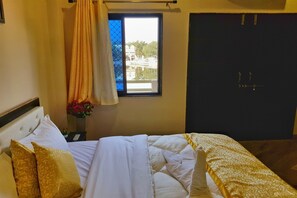 Vierbettzimmer, Küche, Seeblick | Individuell dekoriert, individuell eingerichtet, kostenloses WLAN