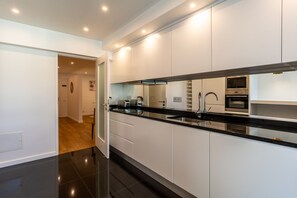 Fridge, microwave, oven, dishwasher