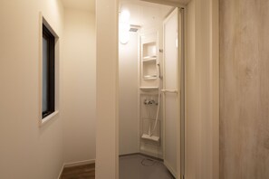 Basic Room (201) | Bathroom | Shower, free toiletries, hair dryer, slippers - Hotel Little Bird Oku-asakusa (Tokyo)