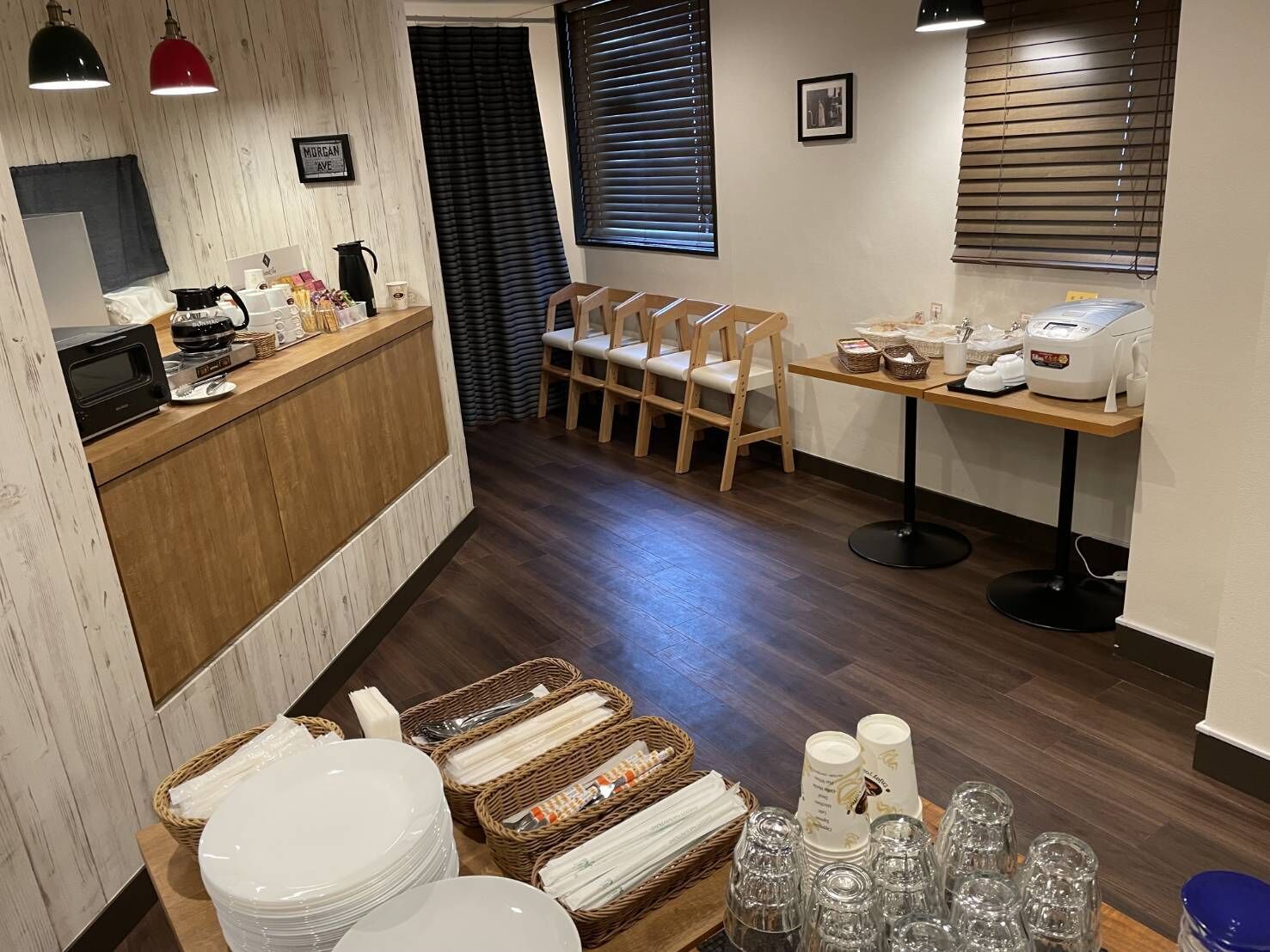 daily buffet breakfast (jpy 980 per person)