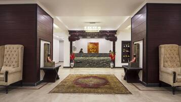 Coin salon dans le hall