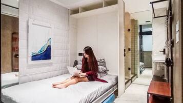 Laptop workspace, blackout curtains, free WiFi, bed sheets