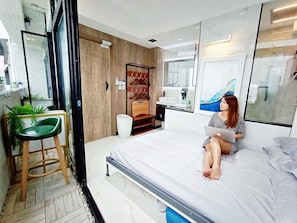 Premium Seaview Double Room w/ Balcony | Laptop workspace, blackout drapes, free WiFi, bed sheets