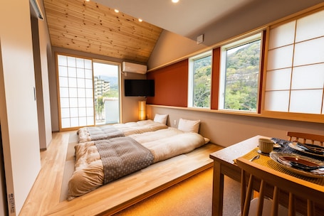 2 Bedrooms Townhouse A-2 | 2 bedrooms, iron/ironing board, free WiFi