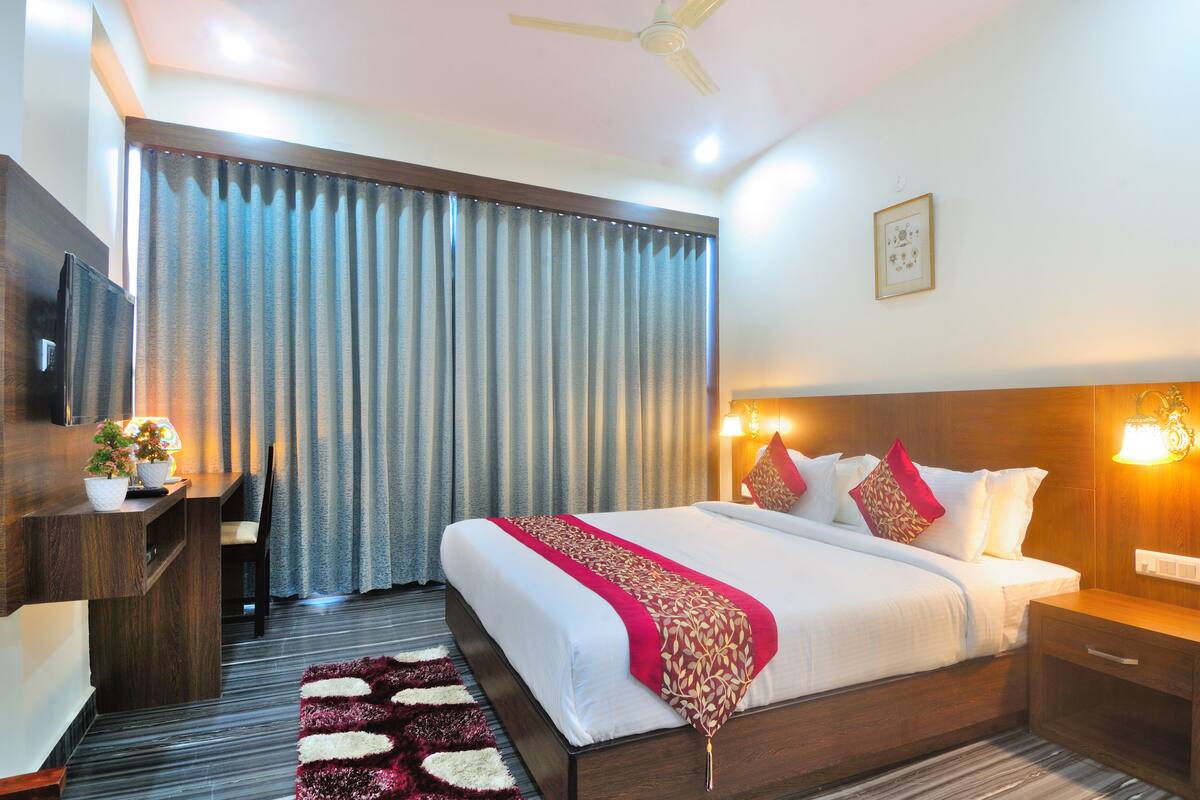 Superior Double or Twin Room | City view