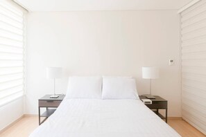 1 bedroom, iron/ironing board, WiFi - ✧BOHEMIAN RPHAPSODY✧HIGHRISE JAMSIL 1BDR -5MIN WALK (Seoul)