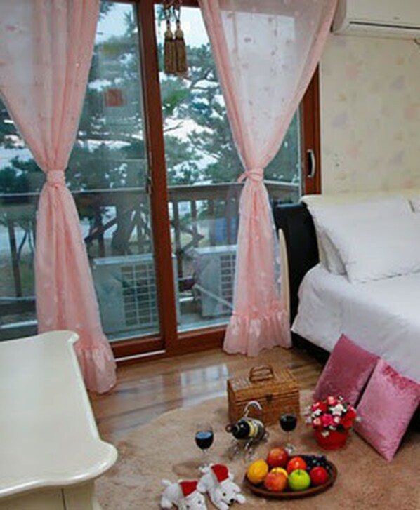 Family Double Room | Free WiFi