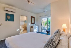 Room - Cooinda Gardens 6 on Hamilton Island (Whitsundays)