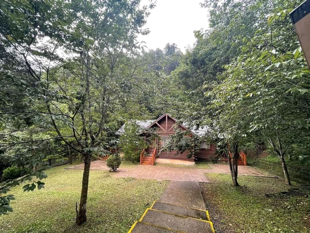 signature chalet (4pax) | desk, free wifi, bed sheets