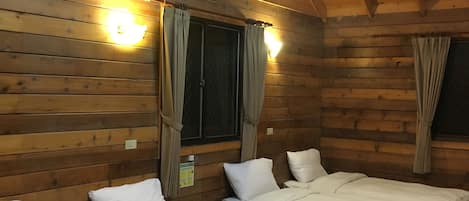 Signature Chalet (4PAX) | 1 bedroom, desk, free WiFi, bed sheets