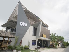 Mặt tiền nơi lưu trú