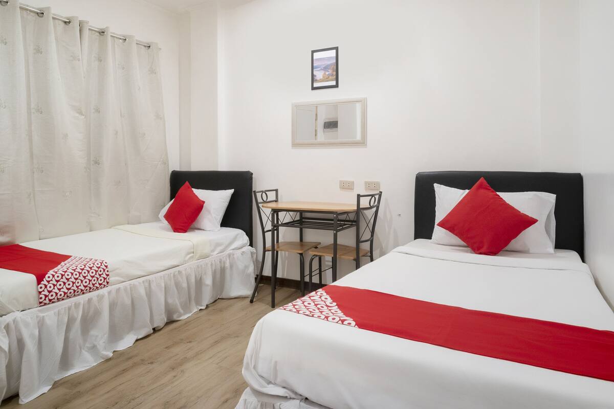 Deluxe Twin Room | Desk, free WiFi, bed sheets