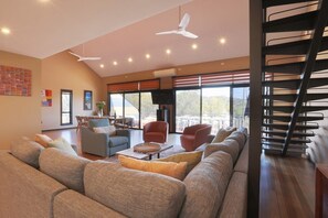 House, 5 Bedrooms | Living area | LCD TV - Cove View Retreat (St Helens)