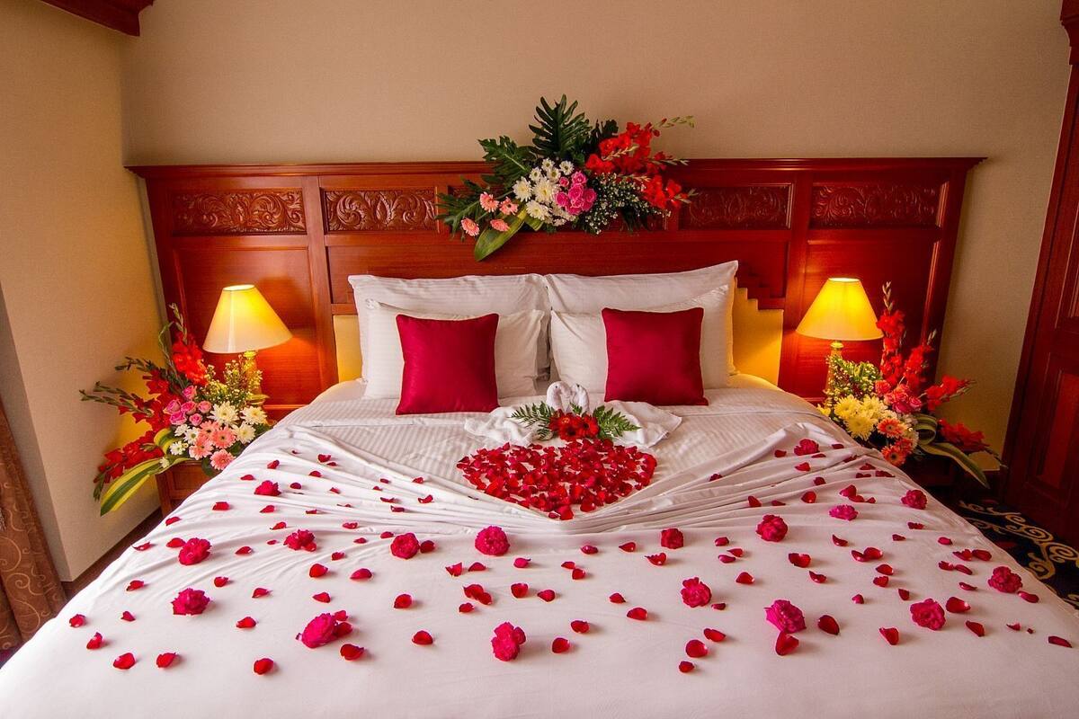 Pillowtop beds, WiFi (free), bed sheets
