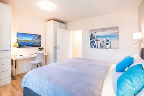 2 Schlafzimmer, Schreibtisch, Reisekinderbett, WLAN