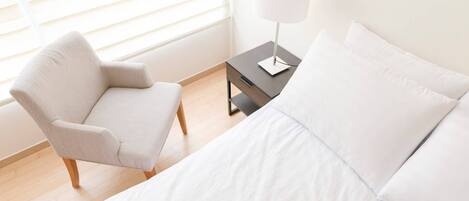 2 bedrooms, iron/ironing board, WiFi