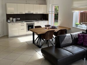 Fridge, oven, dishwasher, coffee/tea maker - Buss 14 - 70059 (Wangerland)