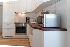 Køleskab, mikrobølgeovn, ovn, opvaskemaskine