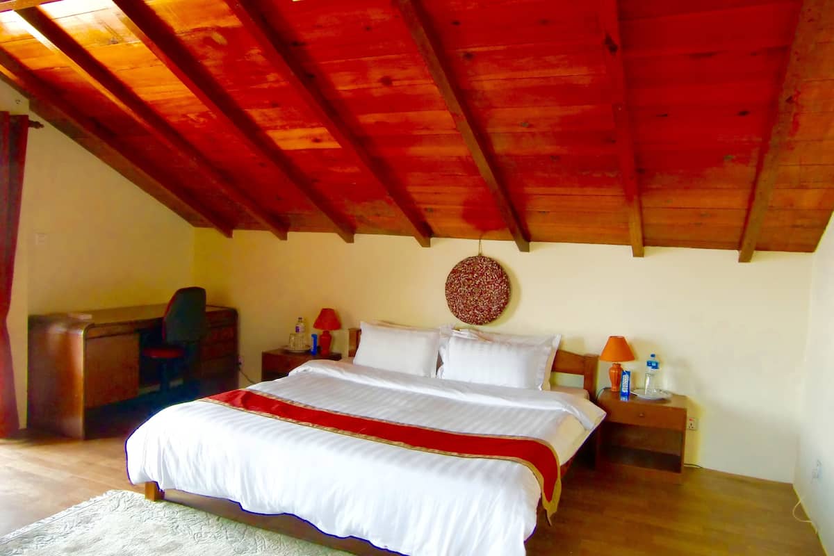 1 bedroom, premium bedding, individually decorated
