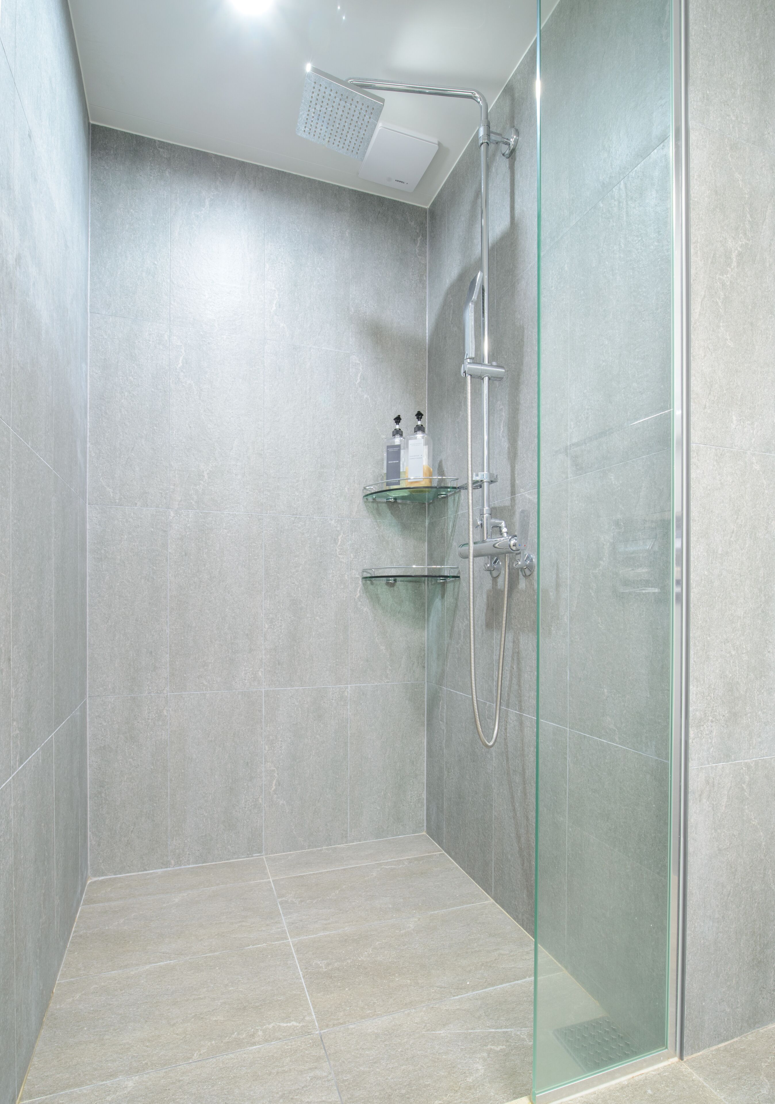 Standard-herbergi | Baðherbergi | Sturta, snyrtivörur án endurgjalds, hárblásari, skolskál