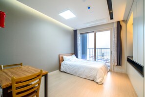 Standard Room | Free WiFi - Sokcho Daemyeong Samsung Home Prestige Pension (Sokcho)