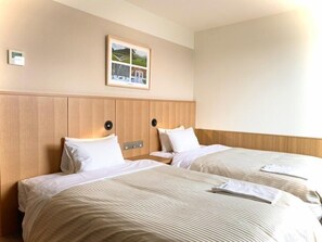 Quarto (Universal) | Cofres nos quartos, Wi-Fi de cortesia