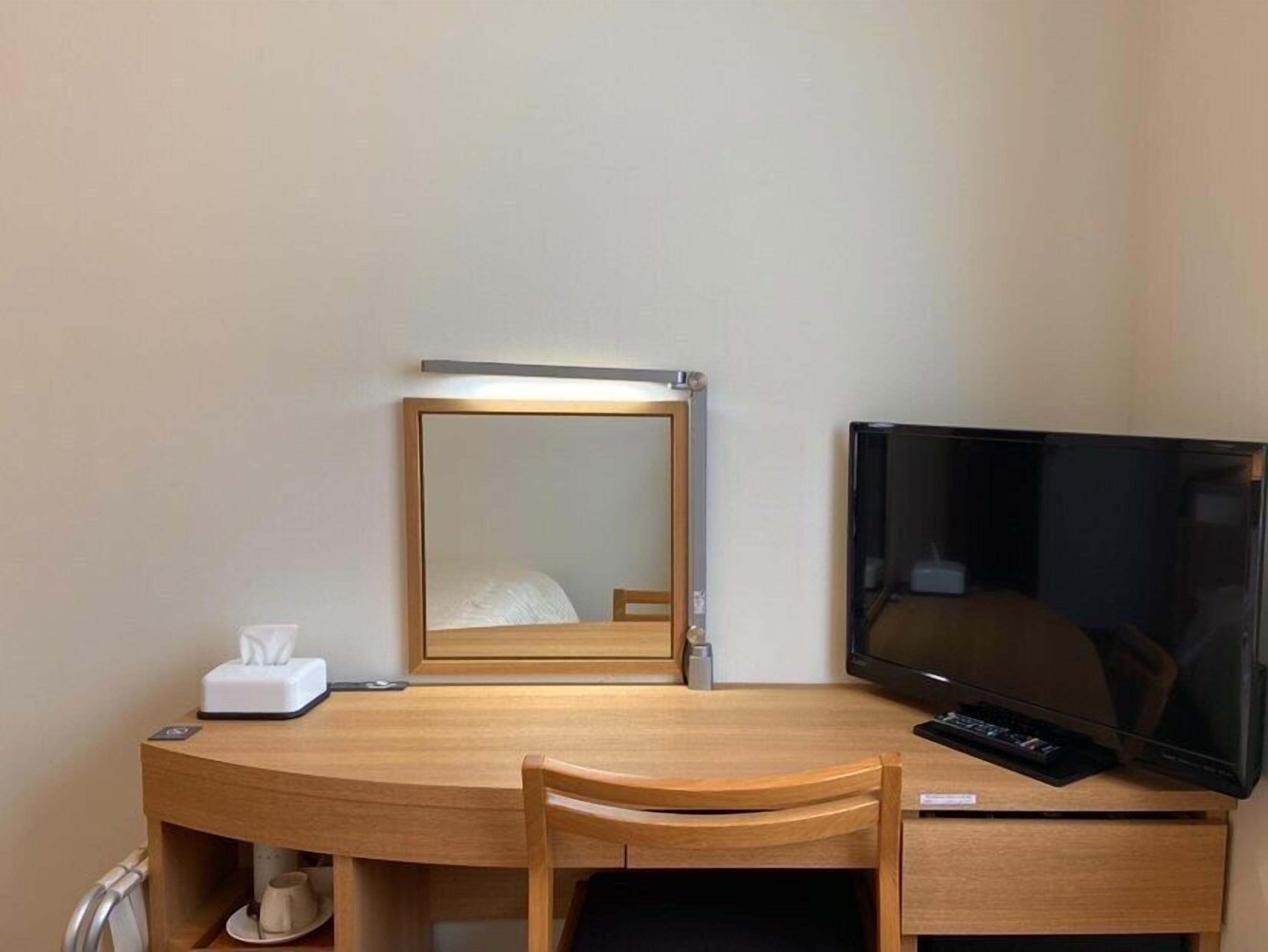 moderate room | in-room safe, free wifi