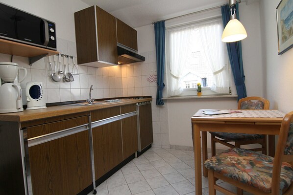 Kühlschrank, Mikrowelle
