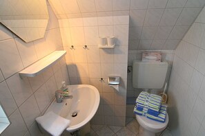 Shower - House Gräpel App. 5, Germany (Hörnum (Sylt))