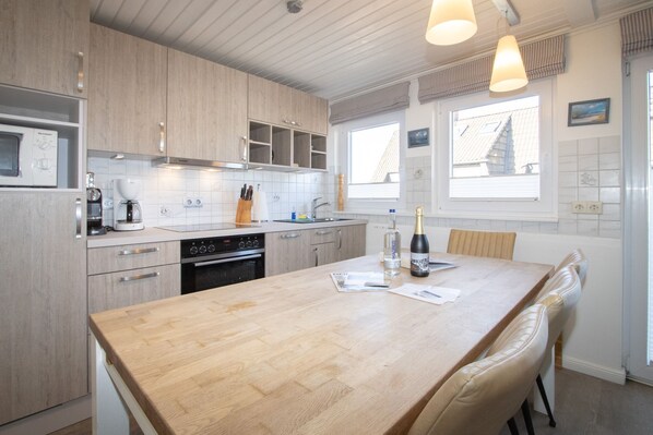 Køleskab, mikrobølgeovn, ovn, opvaskemaskine