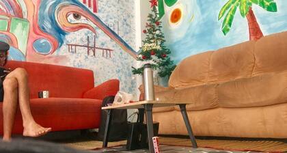 B&L Islanders Inn - Hostel