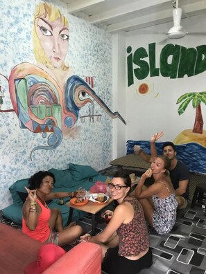 Exterior - B&L Islanders Inn - Hostel (George Town)