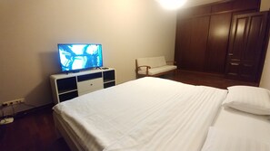 1 chambre, fer et planche à repasser, Internet gratuit, draps fournis