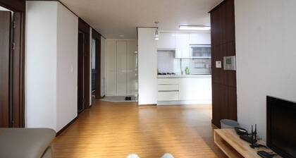 [¡¡NUEVO!! CHEONGDAM PORSCHE - 3BDR2BATH 5MIN WALK!