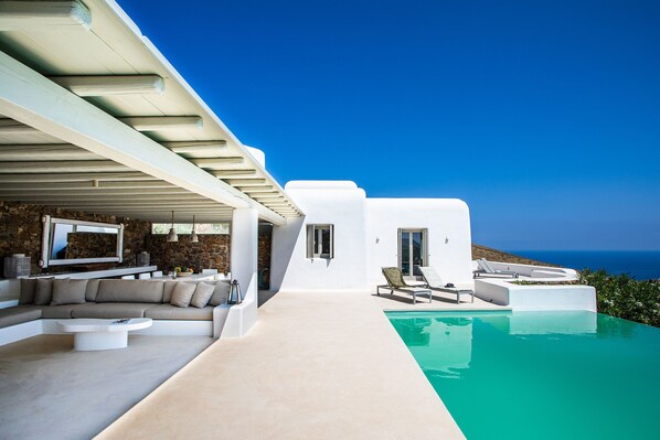 Huvila, 5 makuuhuonetta, yksityinen uima-allas | Terassi/patio