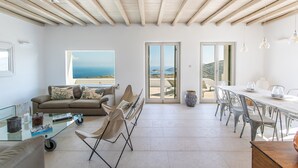 Living area - Villa Aliona by The Pearls Collection (Mykonos)