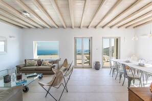 Huvila, 5 makuuhuonetta, yksityinen uima-allas | Oleskelualue | Taulutelevisio