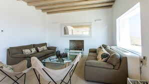 Living area - Villa Aliona by The Pearls Collection (Mykonos)